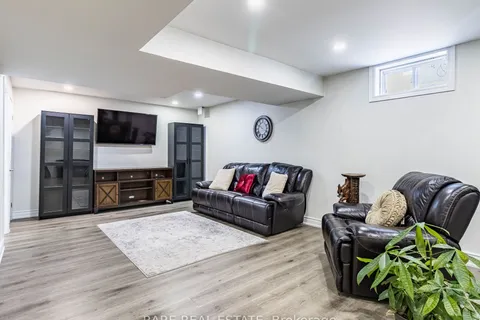 29 Darren Road, Brampton, ON L6P 1Z6