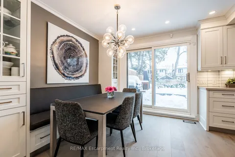 12 Meadowvale Dr, Toronto, ON M8Y 2N8