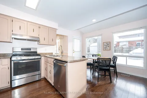 2068 Headon Rd, Burlington, ON L7M 4G3