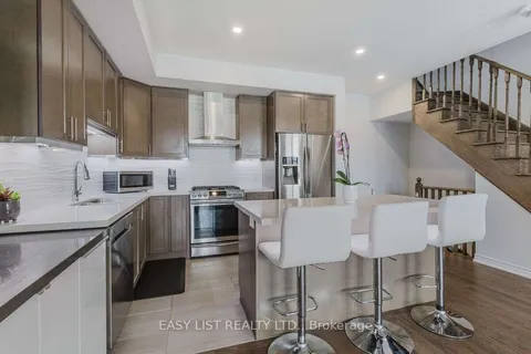 418 Athabasca Common, Oakville, ON L6H 0R6