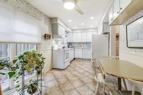 4198 Treetop Cres, Mississauga, ON L5L 2L9