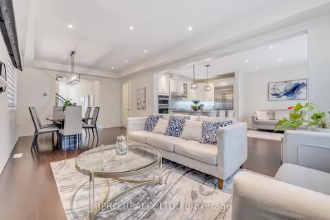 692 Kennedy Circ, Milton, ON L9E 1R5