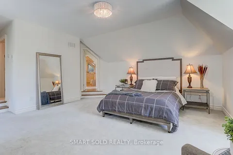 95 Bel Air Drive, Oakville, ON L6J 7N1