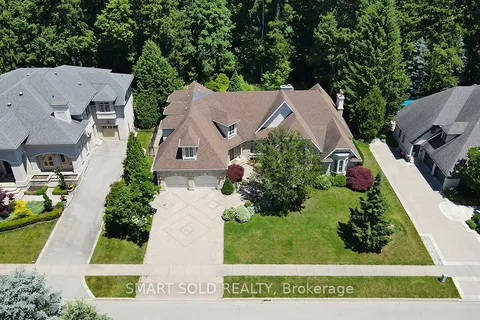 95 Bel Air Drive, Oakville, ON L6J 7N1