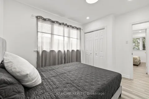 600 Weynway Court, Oakville, ON L6L 4G7
