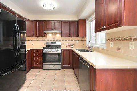 48 Bernard Ave, Brampton, ON L6Y 5S4