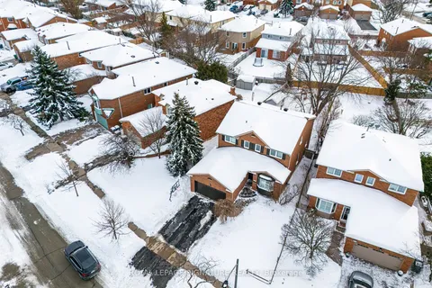 4070 Renfrew Cres, Mississauga, ON L5L 4J8