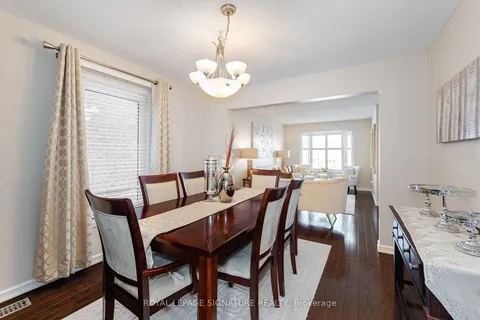 4070 Renfrew Cres, Mississauga, ON L5L 4J8