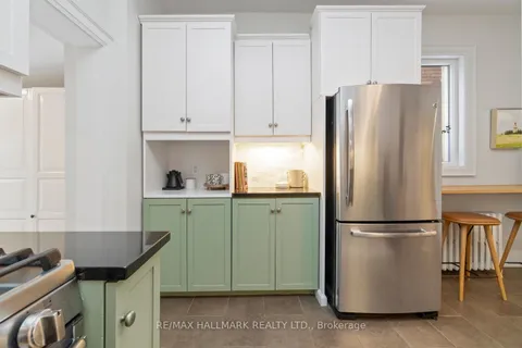 416 Clendenan Ave, Toronto, ON M6P 2X6