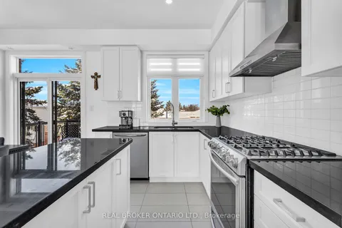 8 Whitehorn Lane, Halton Hills, ON L7G 0K1