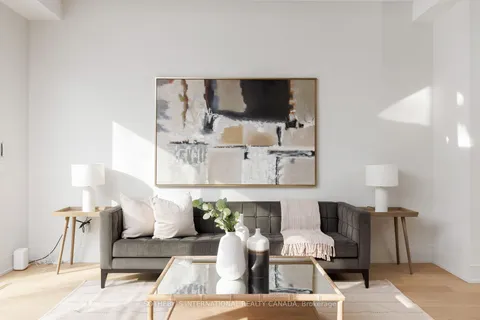 152 Sheldon Ave, Toronto, ON M8W 4L5