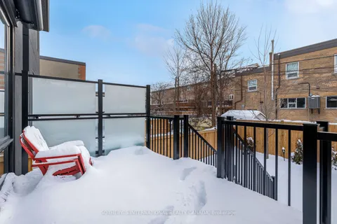 152 Sheldon Ave, Toronto, ON M8W 4L5