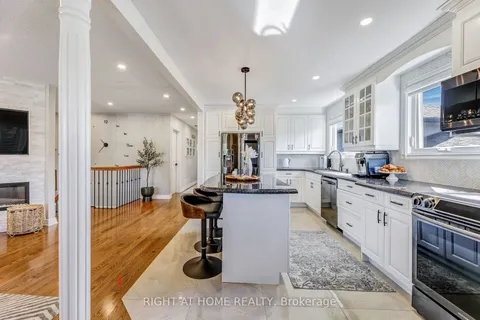 2837 Kingsberry Cres, Mississauga, ON L5B 2K6