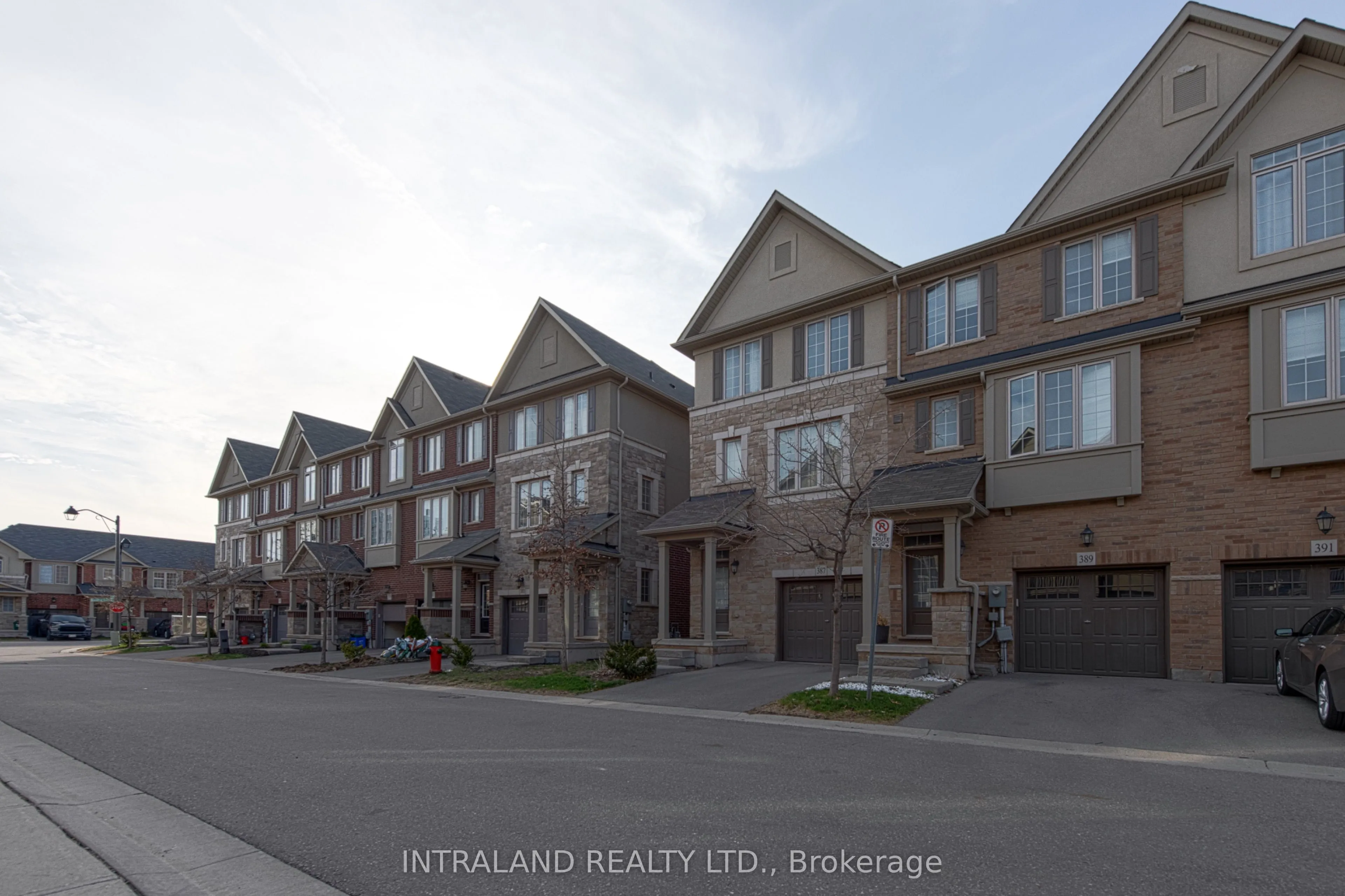 389 Hardwick Common Drive, Oakville, ON L6H 0P7