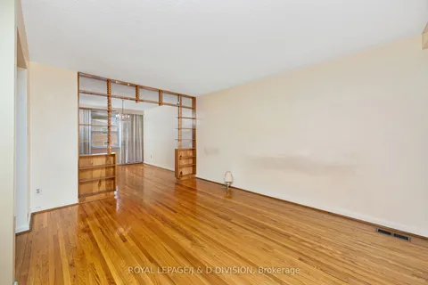 51 Edinborough Court, Toronto, ON M6N 2E9