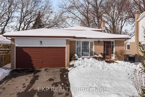 483 Hyacinthe Blvd, Mississauga, ON L5A 3L2
