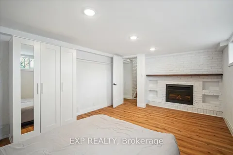 651 Artreva Crescent, Burlington, ON L7L 2B8