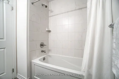 14 Faye Street, Brampton, ON L6P 4M9