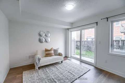 14 Faye Street, Brampton, ON L6P 4M9