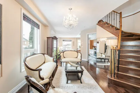 3438 Fountain Park Avenue, Mississauga, ON L5M 7E3