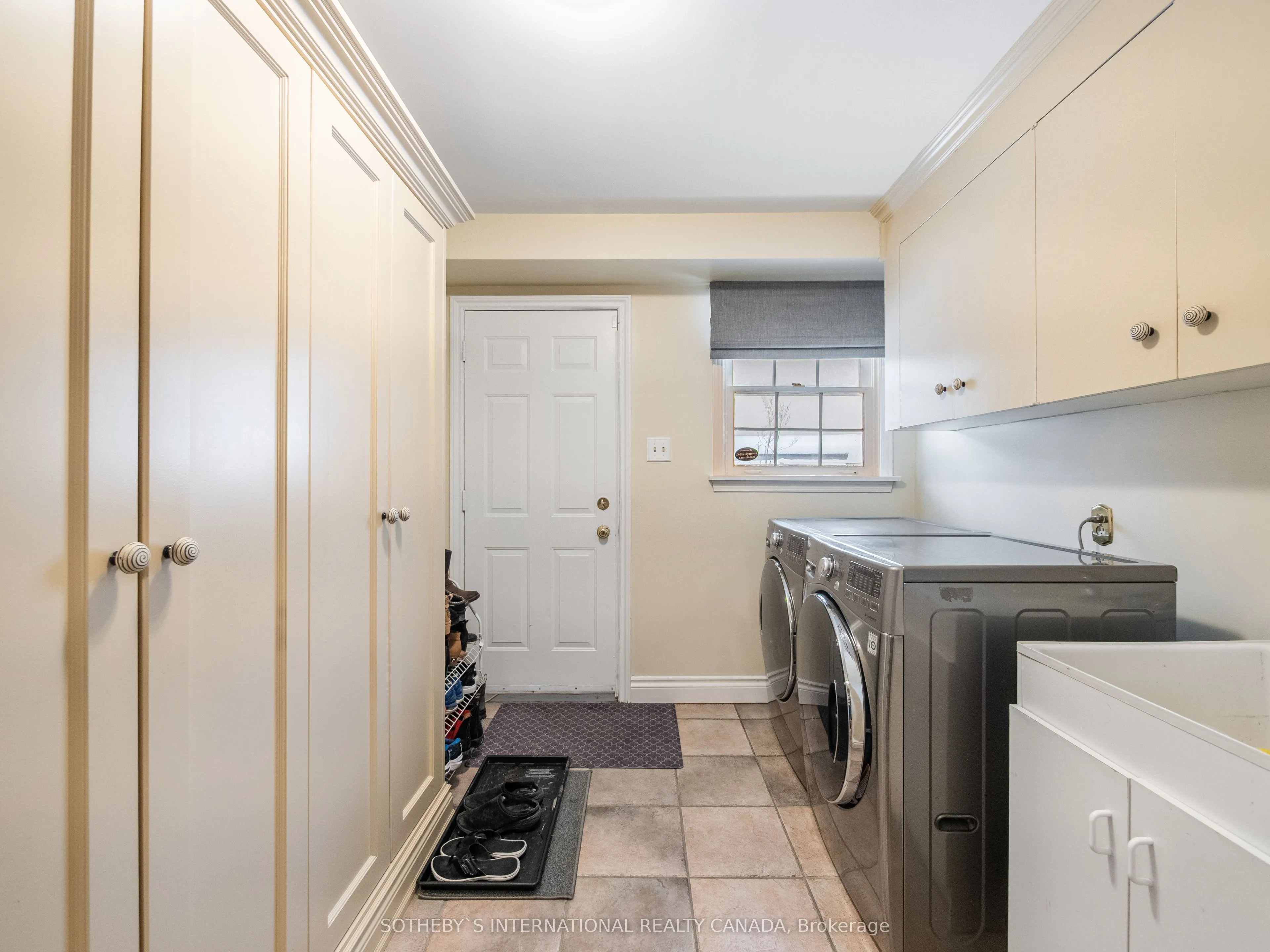 1601 Calumet Place, Mississauga, ON L5J 3B1
