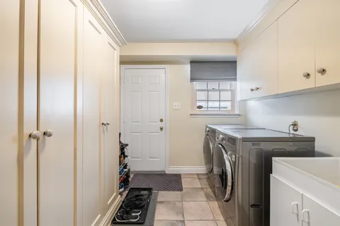 1601 Calumet Place, Mississauga, ON L5J 3B1