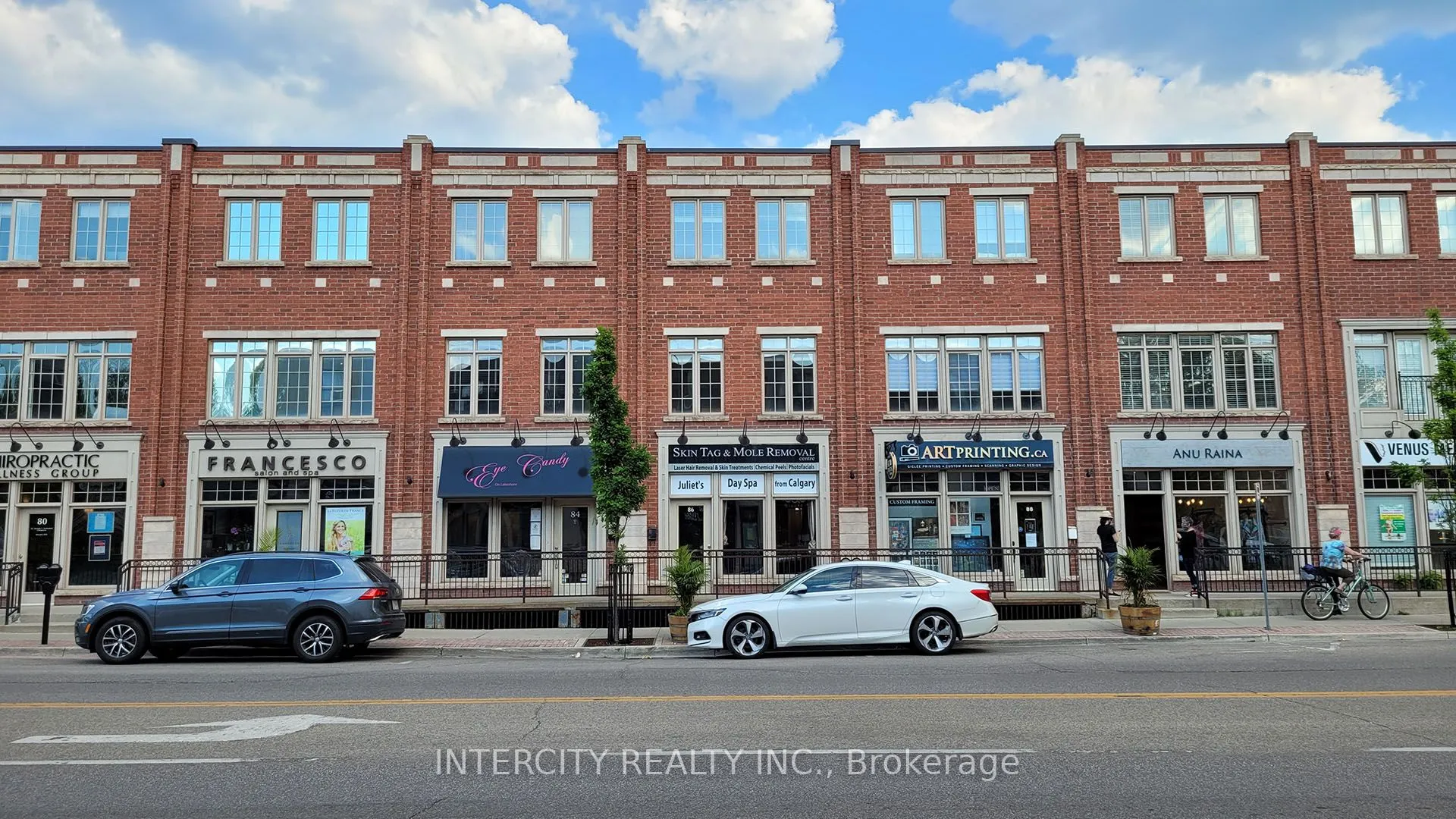 86 Lakeshore Road, Oakville, ON L6K 3A2