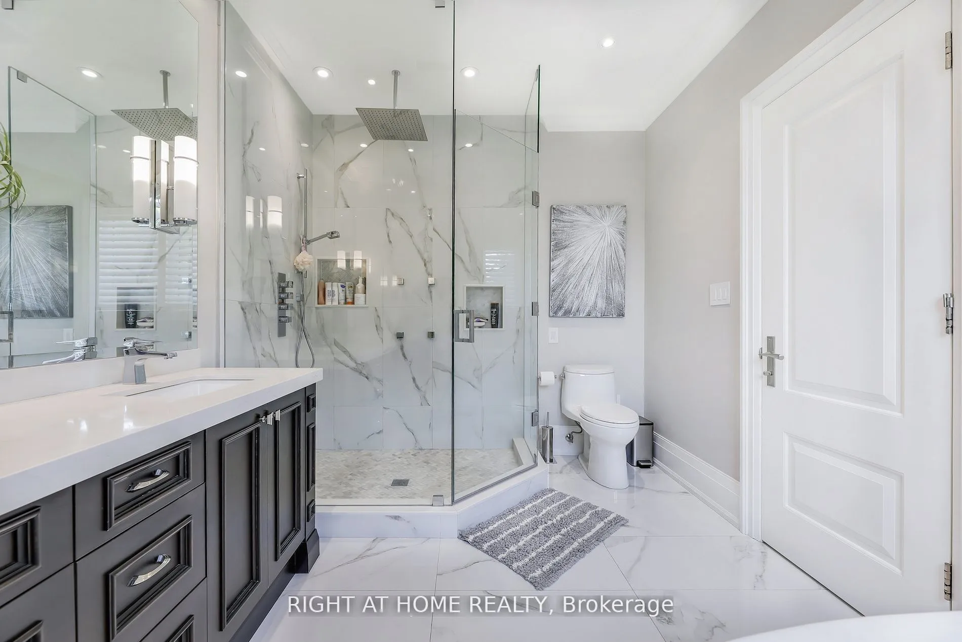484 Avonwood Drive, Mississauga, ON L5G 1Y9