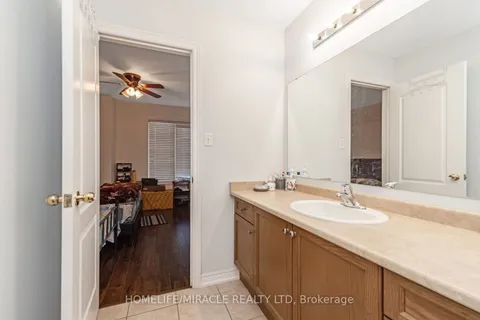 4 FOSSIL Street, Brampton, ON L6P 3G6