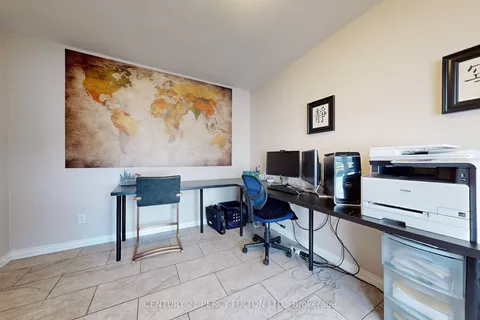 3284 Lonefeather Crescent, Mississauga, ON L4Y 3G5