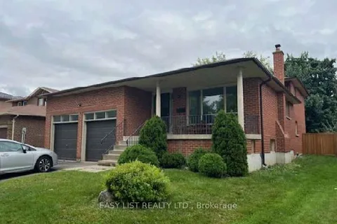 7 Princeton Terrace, Brampton, ON L6S 3S4