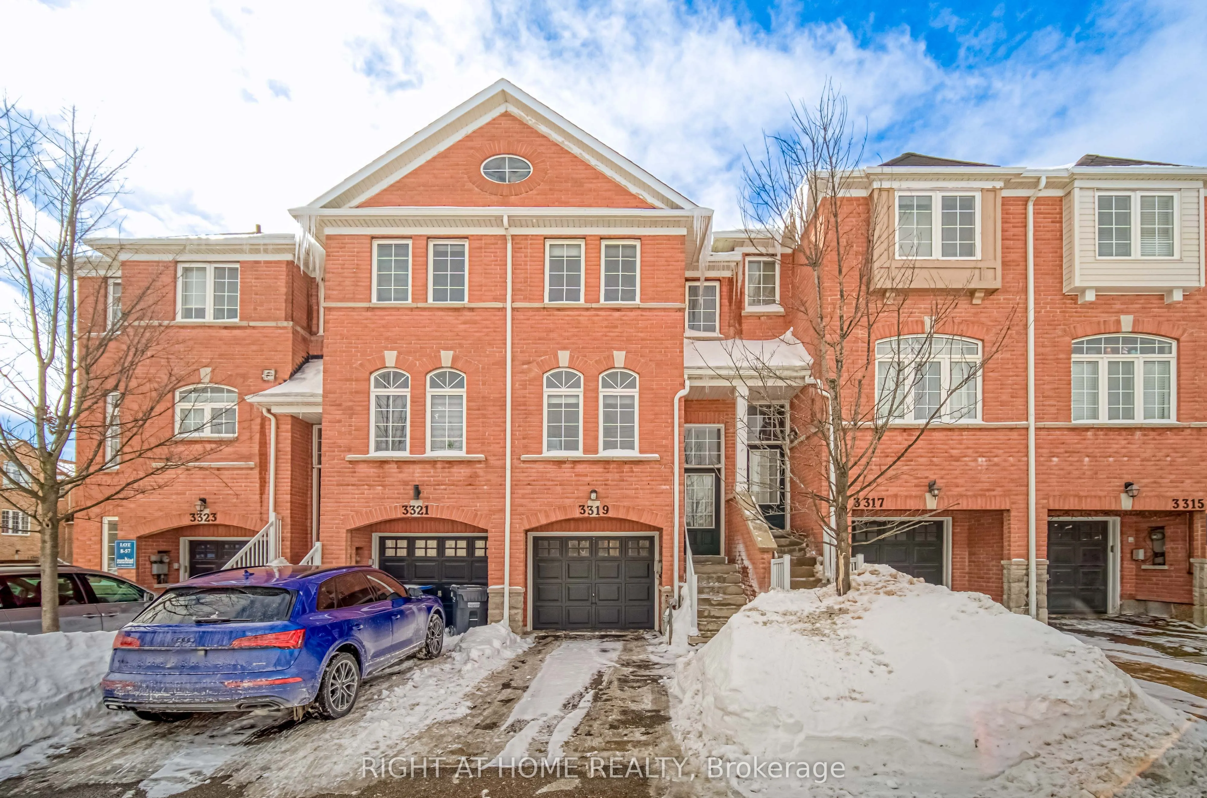3319 Redpath Circle, Mississauga, ON L5N 8R4
