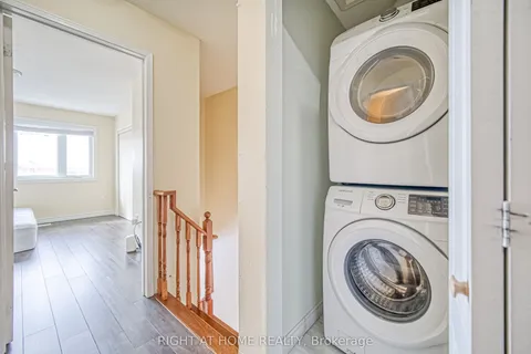 3319 Redpath Circle, Mississauga, ON L5N 8R4