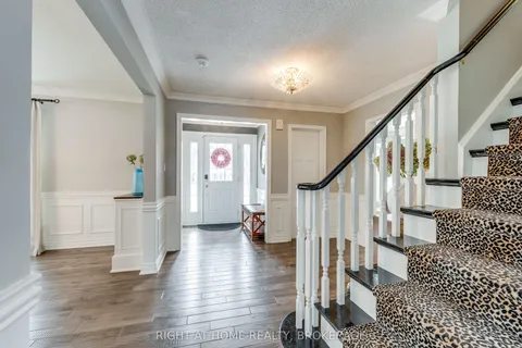 1335 Cambridge Drive, Oakville, ON L6J 1S4