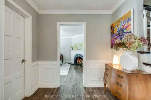 1335 Cambridge Drive, Oakville, ON L6J 1S4