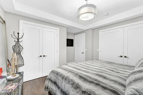 31 Oakwood Avenue, Mississauga, ON L5G 3L9