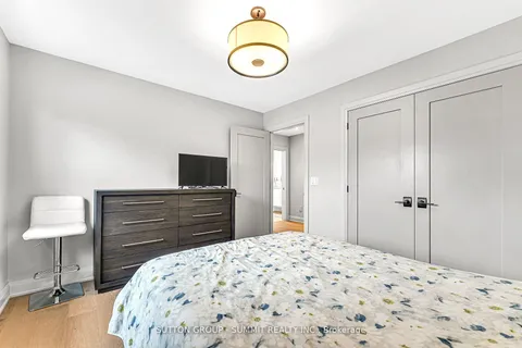 31 Oakwood Avenue, Mississauga, ON L5G 3L9