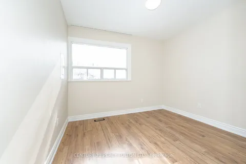 10 Sealcove Dr, Toronto, ON M9C 2C5