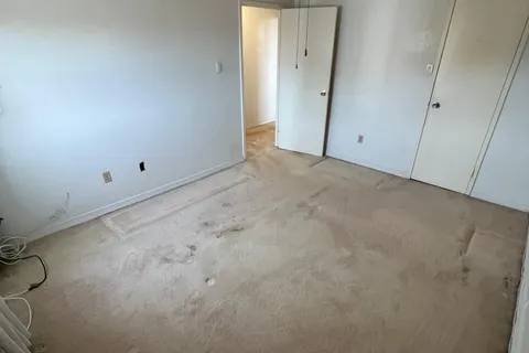 3145 Queen Frederica Drive, Mississauga, ON L4Y 3A7