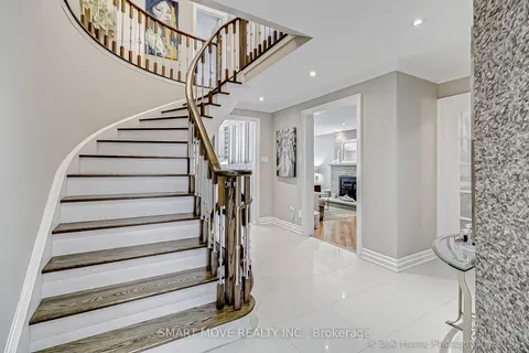 3044 Knob Hill Court, Mississauga, ON L4X 2X4