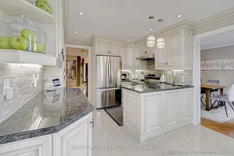 3044 Knob Hill Court, Mississauga, ON L4X 2X4