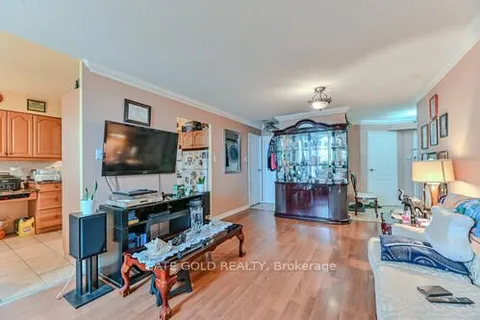 2470 Eglinton Avenue, Toronto, ON M6M 5E7
