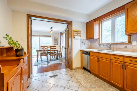 3210 Victoria Street, Oakville, ON L6L 5R2