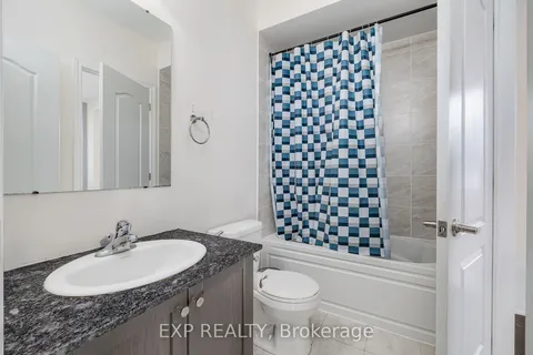 1526 Edencrest Drive, Mississauga, ON L5E 0A5