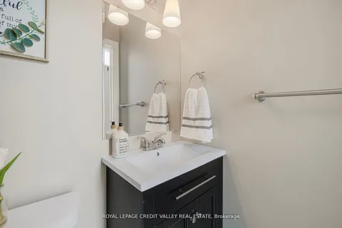 28 Kincaid Court, Brampton, ON L6Z 1E4
