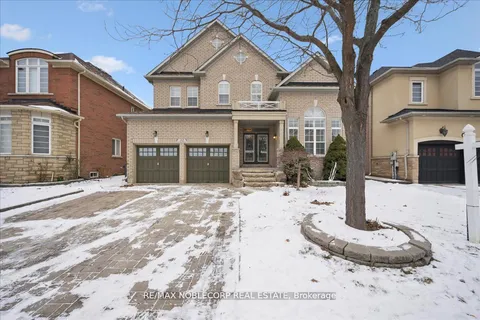 32 Aristocrat Road, Brampton, ON L6P 1X7
