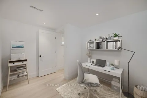 4379 Longmoor Drive, Burlington, ON L7L 1X8
