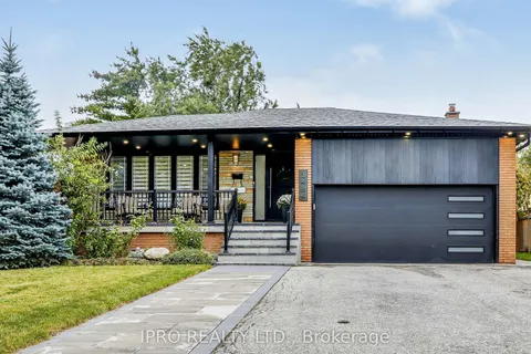 3484 Riverspray Crescent, Mississauga, ON L4Y 3M7