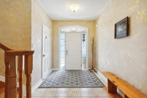 6829 Golden Hills Way, Mississauga, ON L5W 1P3
