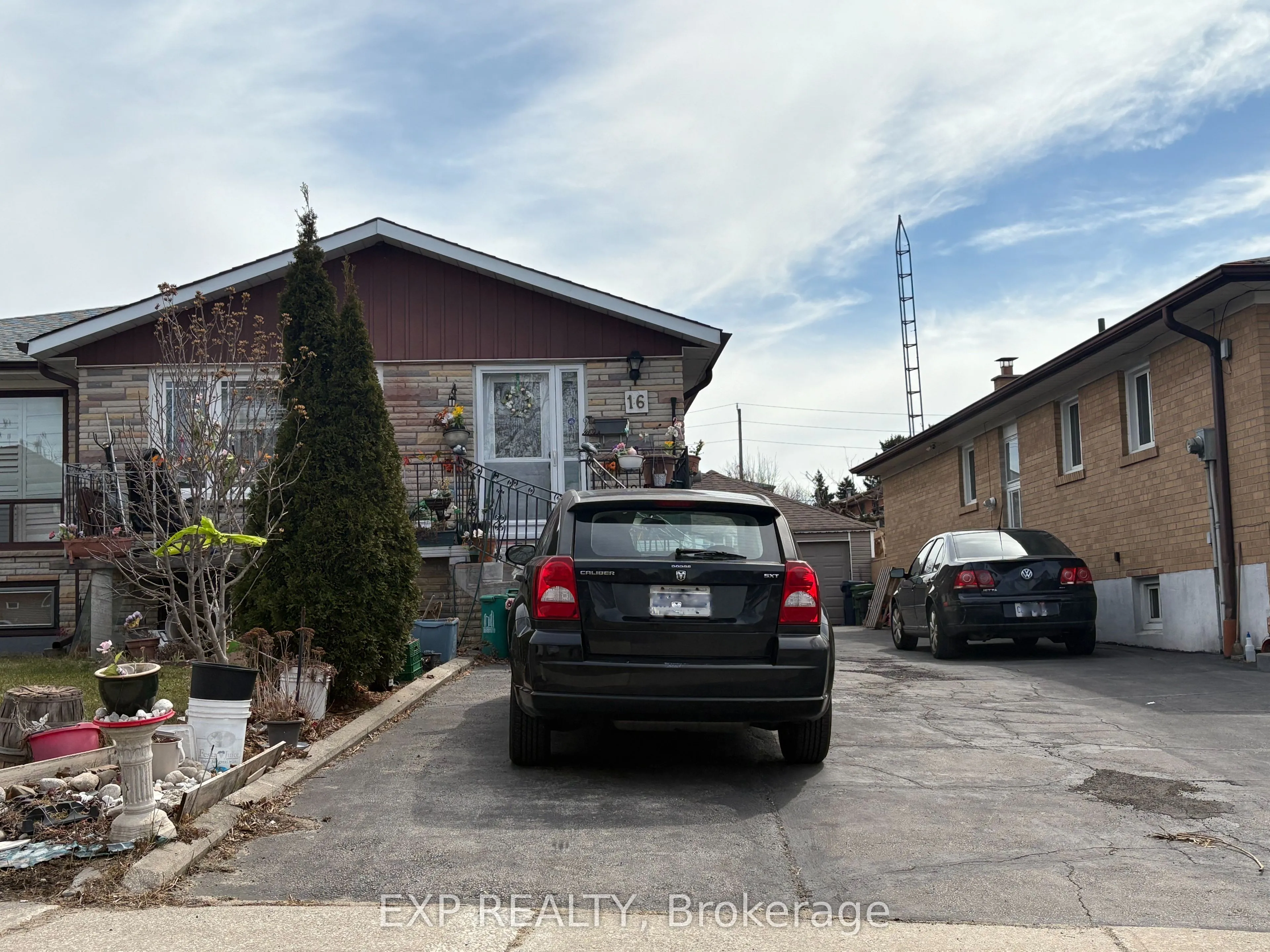 16 Dellbrook Crescent, Toronto, ON M9L 1E2